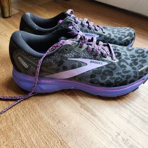 Women's Brooks Ghost 14, size 10, medium B width